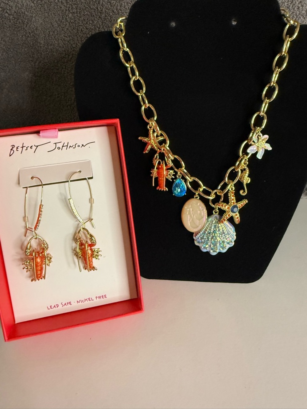 🐚🦞Betsey Johnson Gold-Tone Sea Charm Necklace with Orange Lobster Earrings